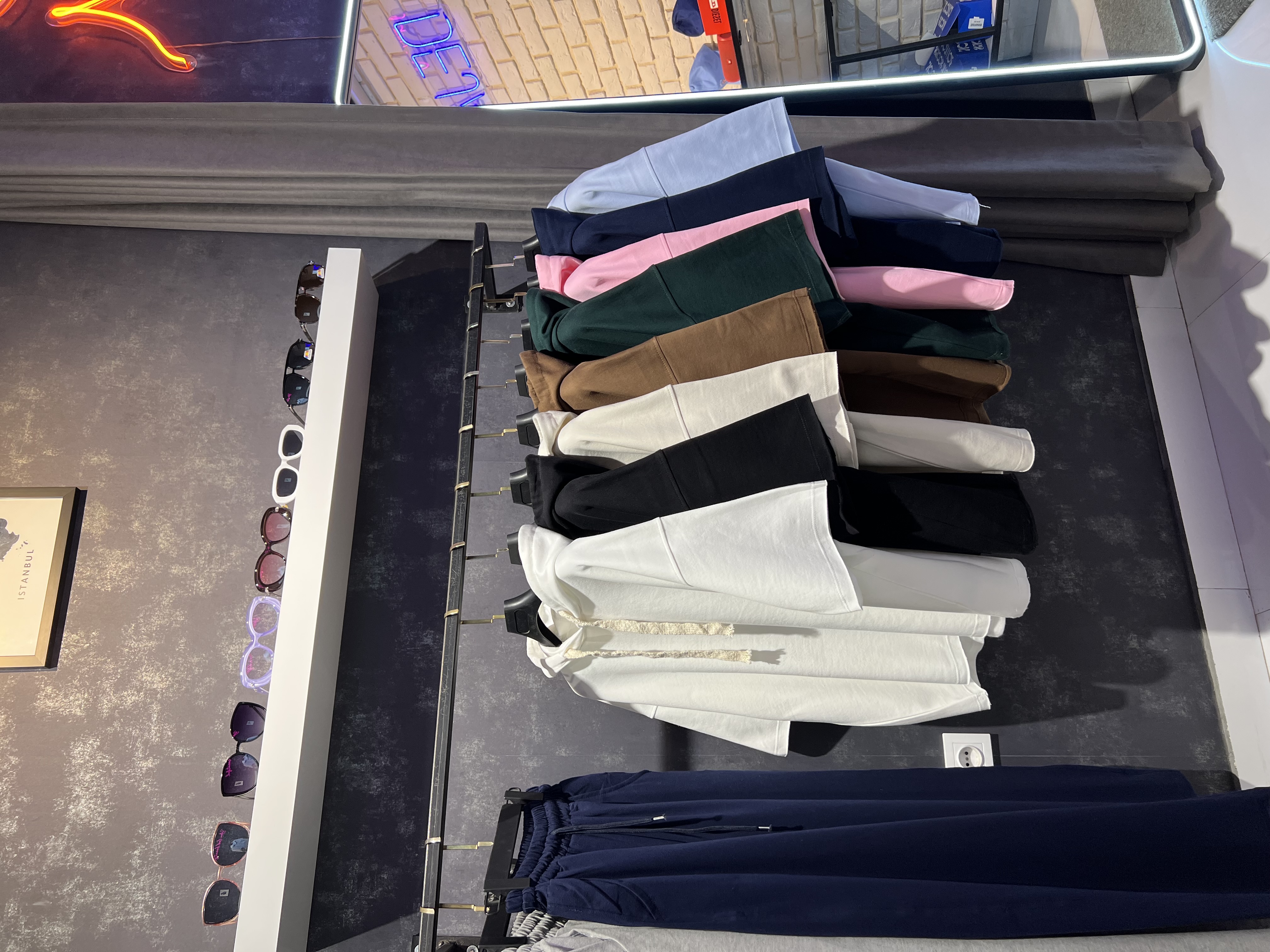 تیشرت کلاهدار داخل کرک
